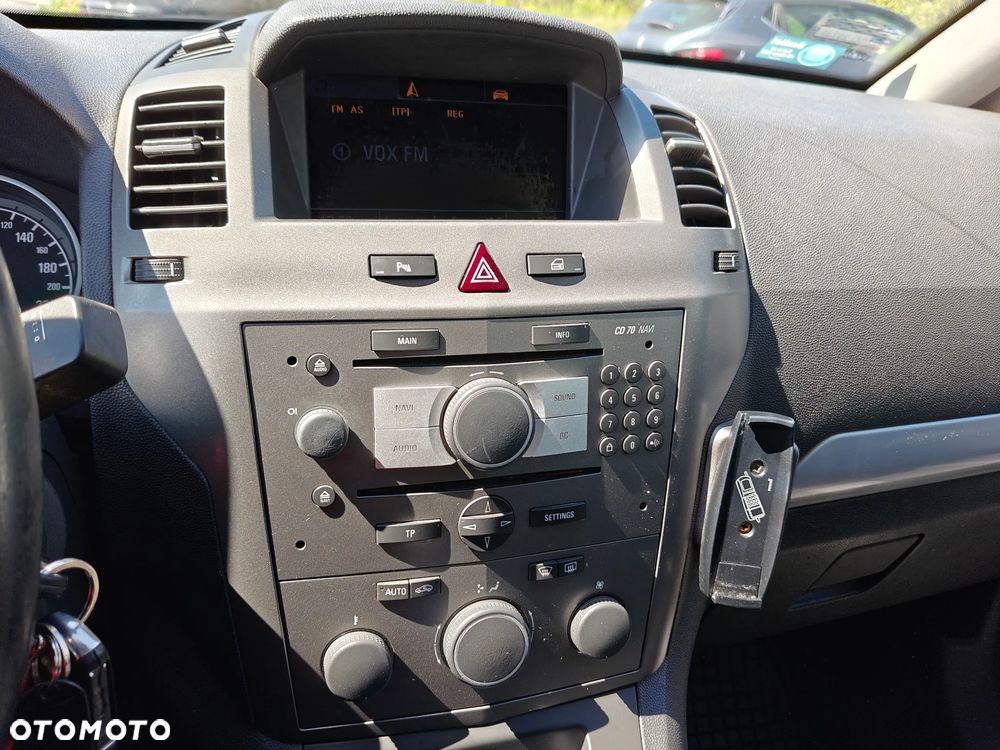 Opel Zafira 1.9 CDTI - 24