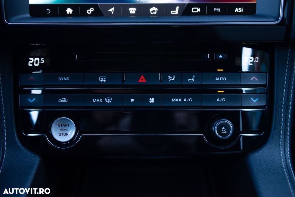 Jaguar F-Pace 20d AWD R-Sport - 20