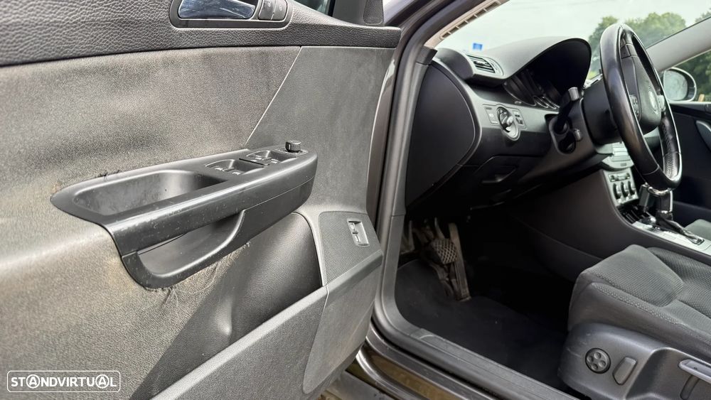 VW Passat 2.0 TDI Confortline DSG - 26