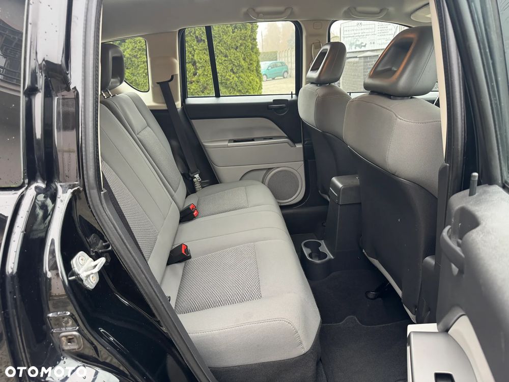 Jeep Compass 2.4I 4x4 Sport - 31