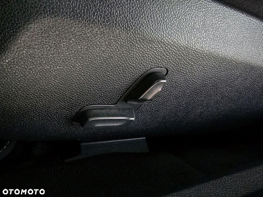 Mercedes-Benz Klasa E - 24