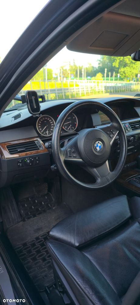 BMW Seria 5 525d - 9