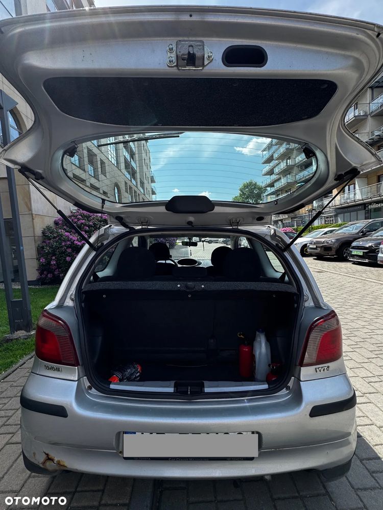 Toyota Yaris 1.0 Base - 4