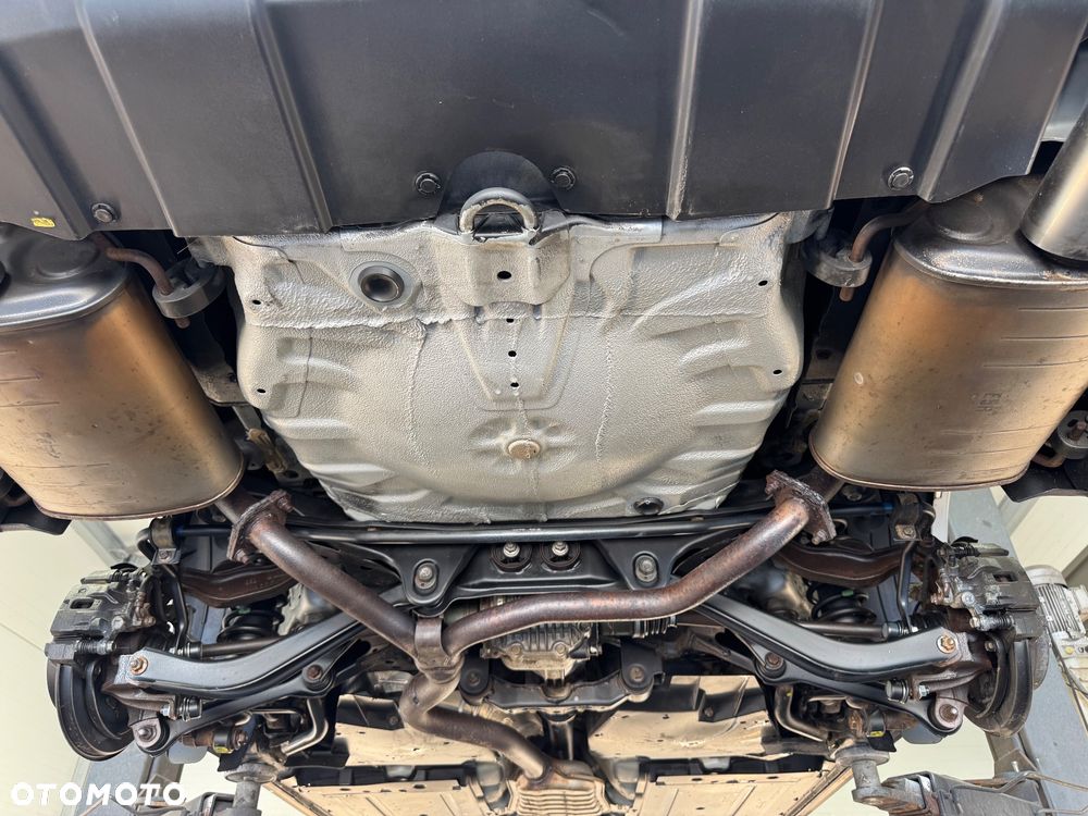 Subaru Outback Legacy 3.0RE NAV/NSE - 33