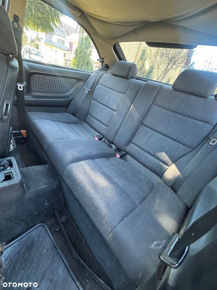 BMW Seria 3 316i - 8