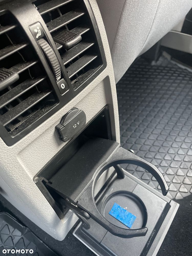 Volkswagen Touran - 26