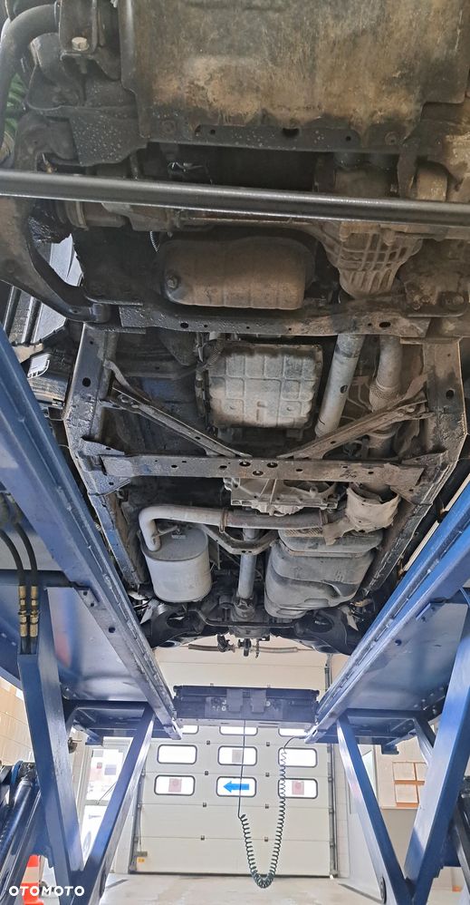 Nissan Pathfinder 2.5 dCi SE - 26