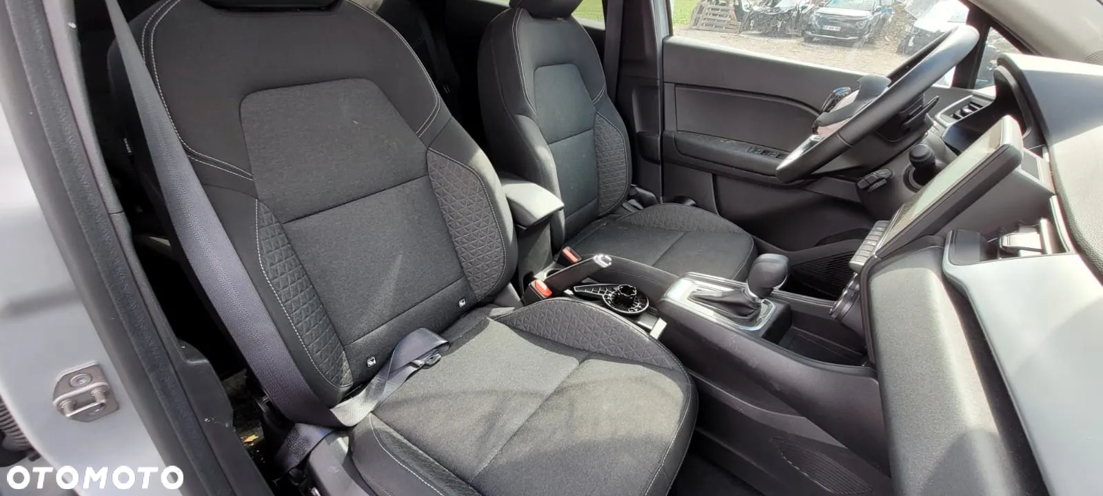 Renault Captur TCe Mild Hybrid 140 EDC GPF TECHNO - 11