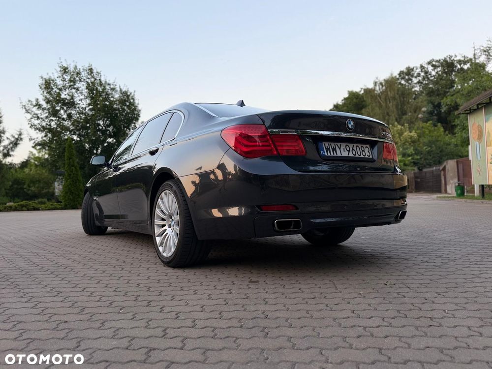BMW Seria 7 750Li - 16