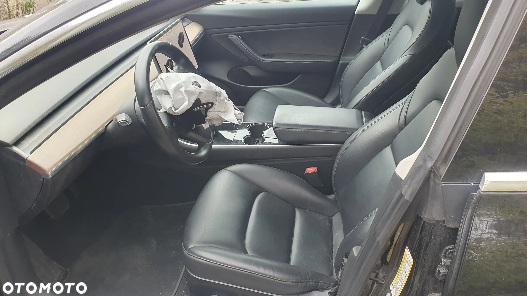 Tesla Model 3 - 4