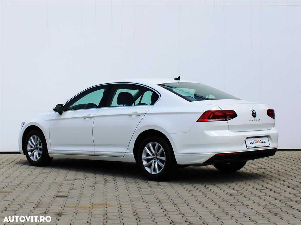 Volkswagen Passat 1.5 TSI ACT DSG Comfortline - 4