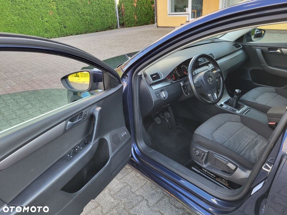 Volkswagen Passat - 26