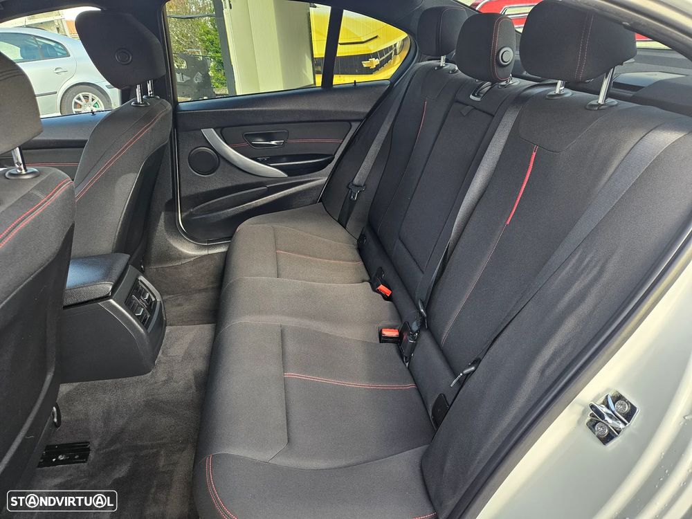 BMW 320 d Line Sport - 17