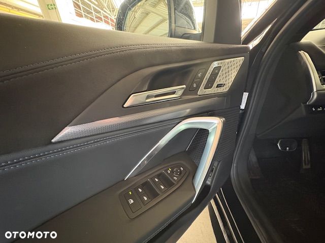 BMW X2 sDrive20i - 16