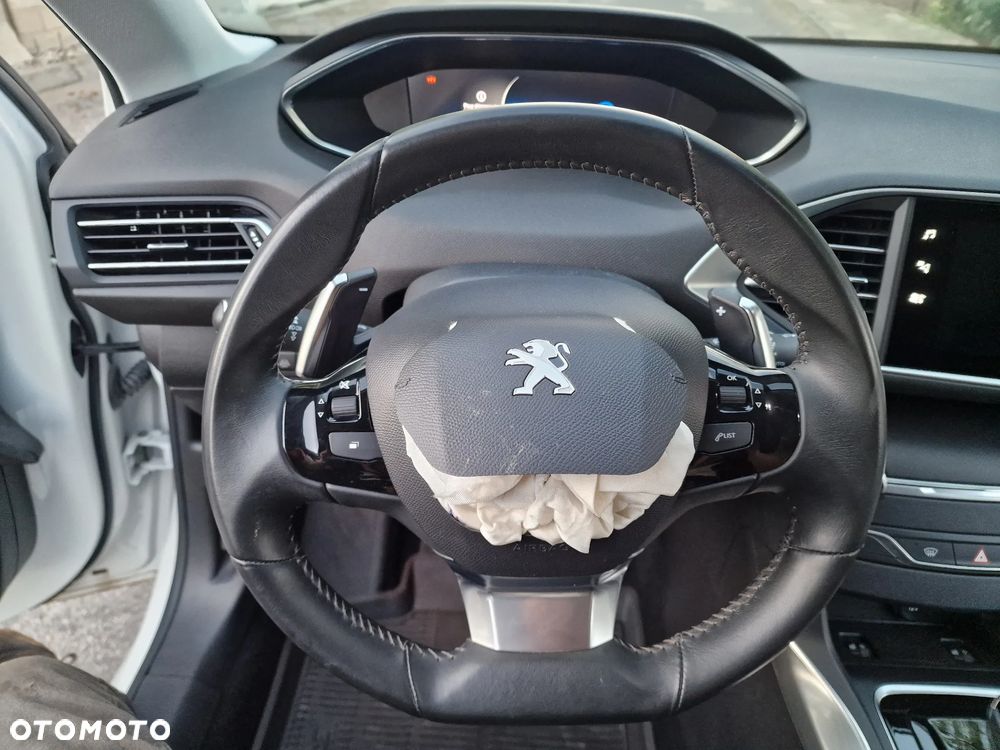 Peugeot 308 PureTech 130 GPF EAT8 Stop & Start Allure Pack - 31