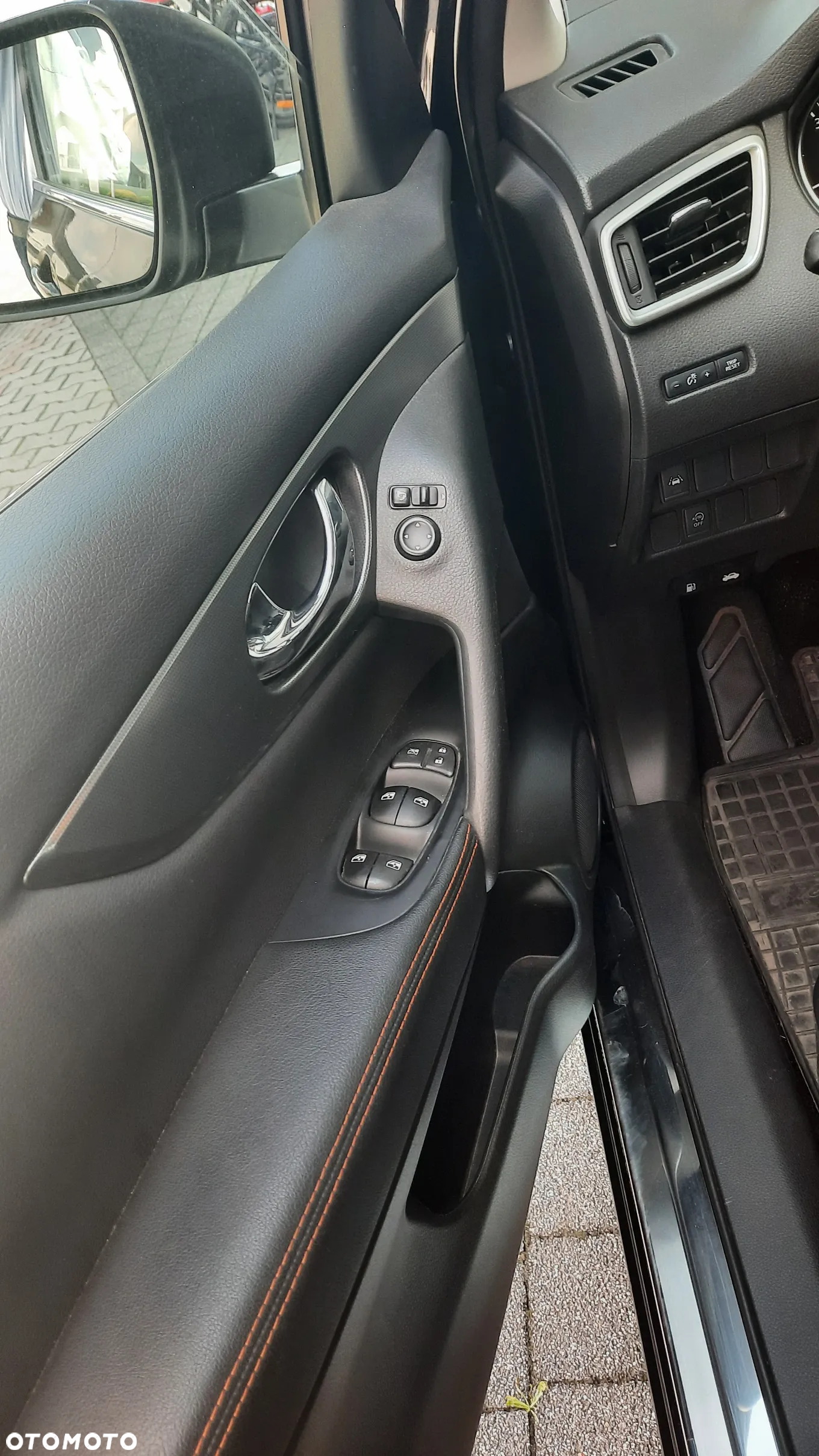 Nissan Qashqai 1.3 DIG-T N-Connecta - 6