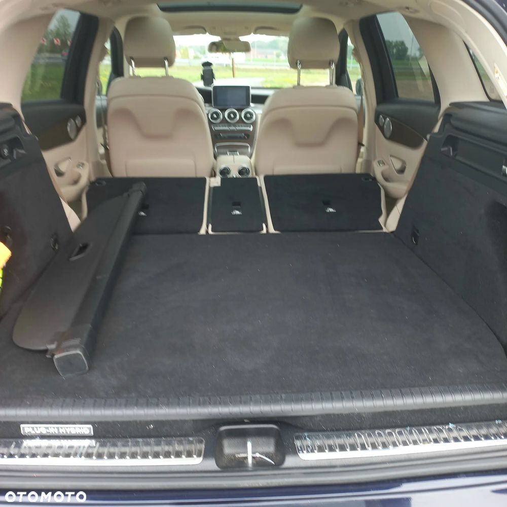 Mercedes-Benz GLC - 12