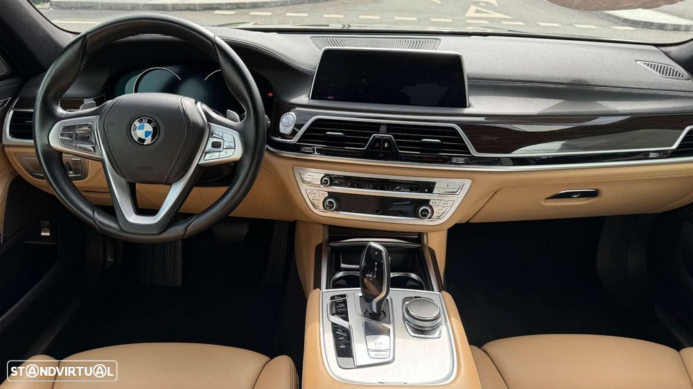 BMW 740 d xDrive Pack M - 7