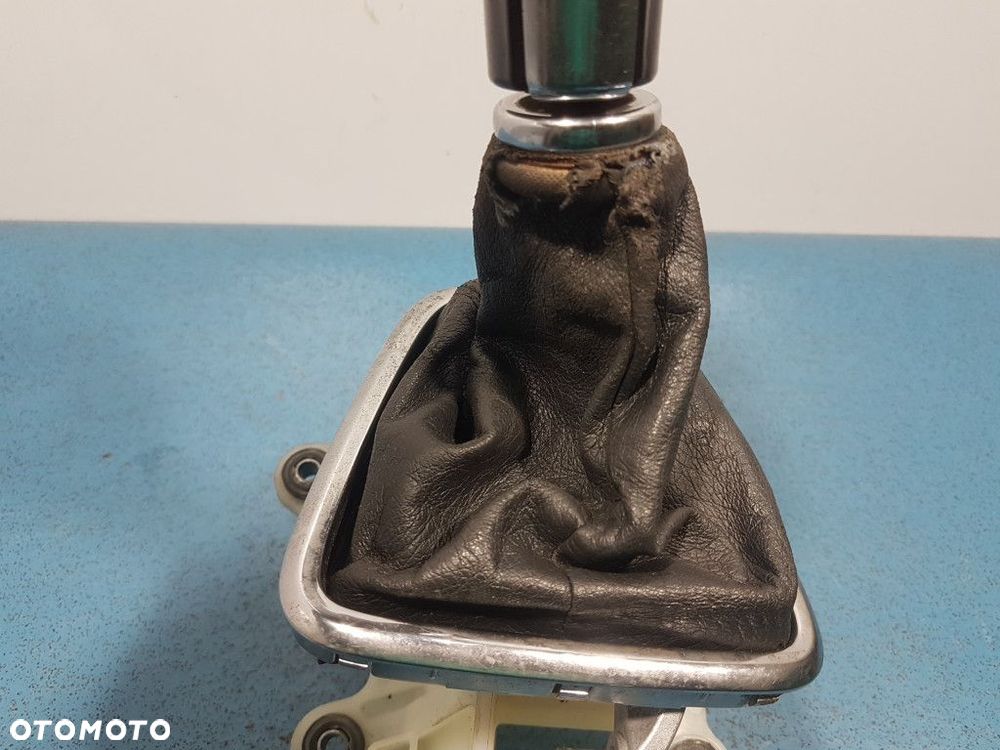 TOYOTA COROLLA VERSO I 2.0 D4D LEWAREK ZMIANY BIEGÓW - 4