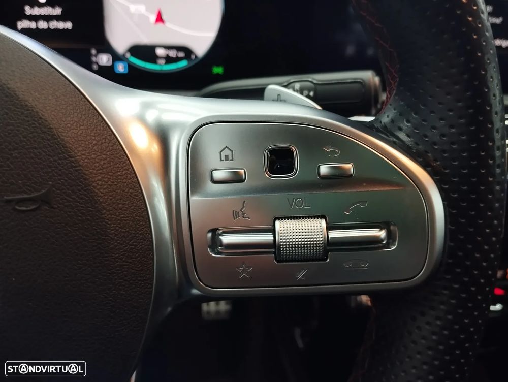 Mercedes-Benz A 250 Limousine e AMG Line - 23