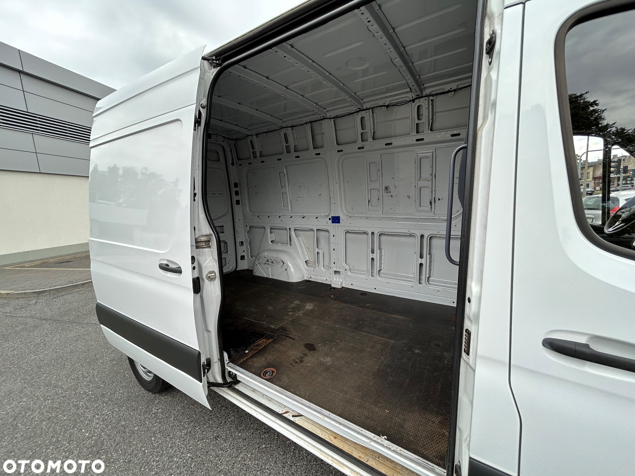 Mercedes-Benz Sprinter - 9