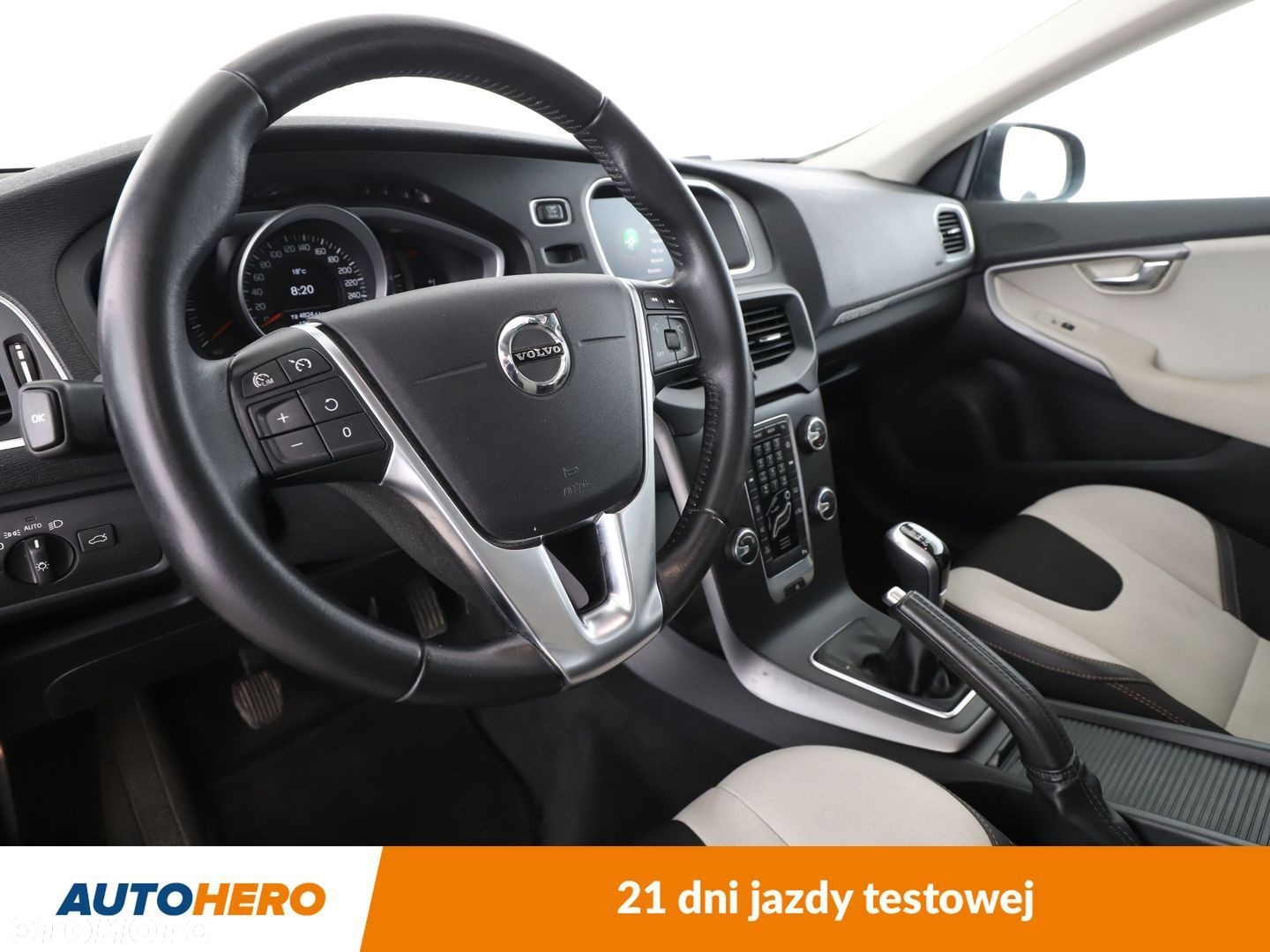 Volvo V40 Cross Country - 11
