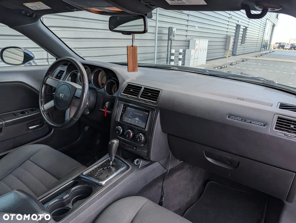 Dodge Challenger - 5