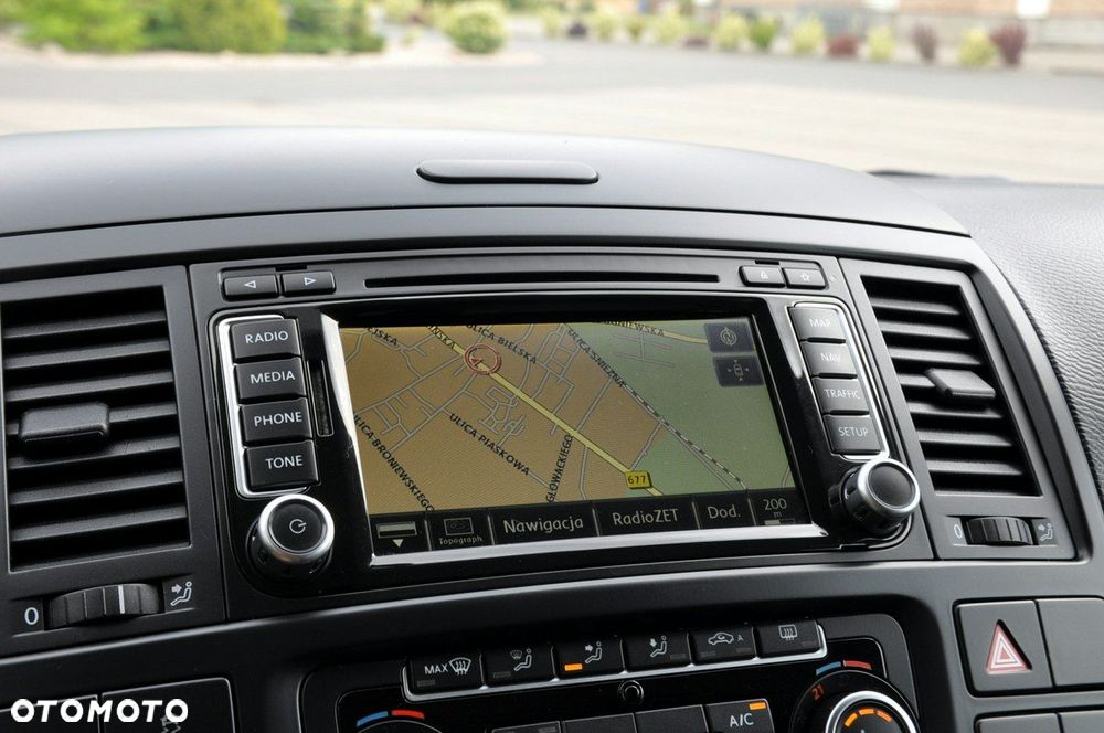 Volkswagen Multivan - 31