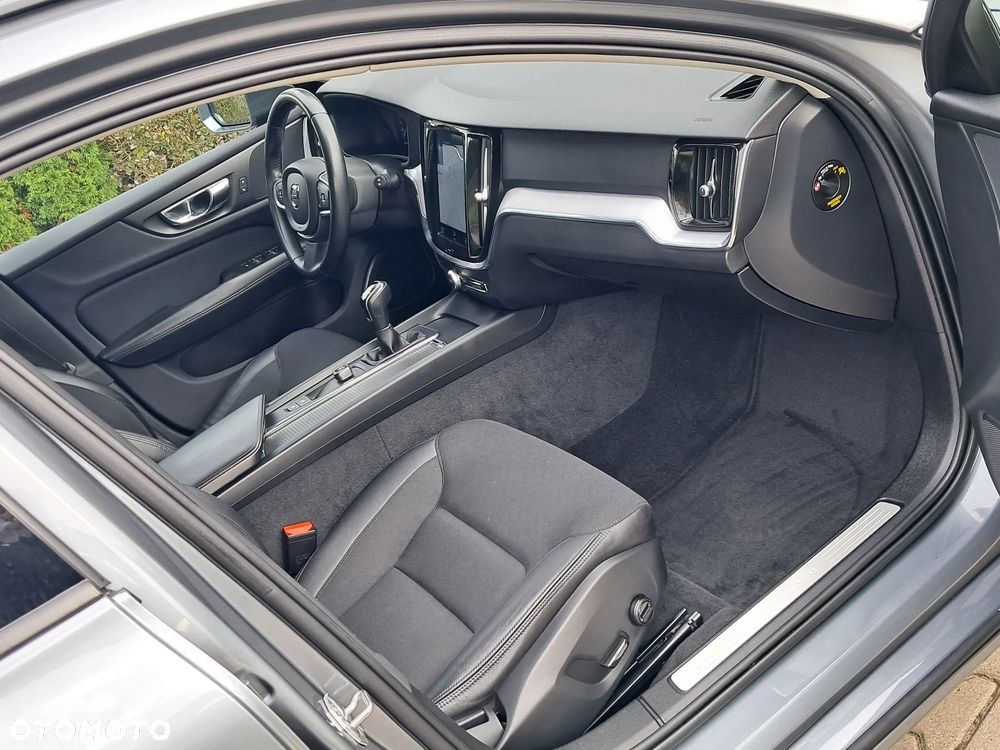 Volvo V60 D3 Drive-E Momentum - 18