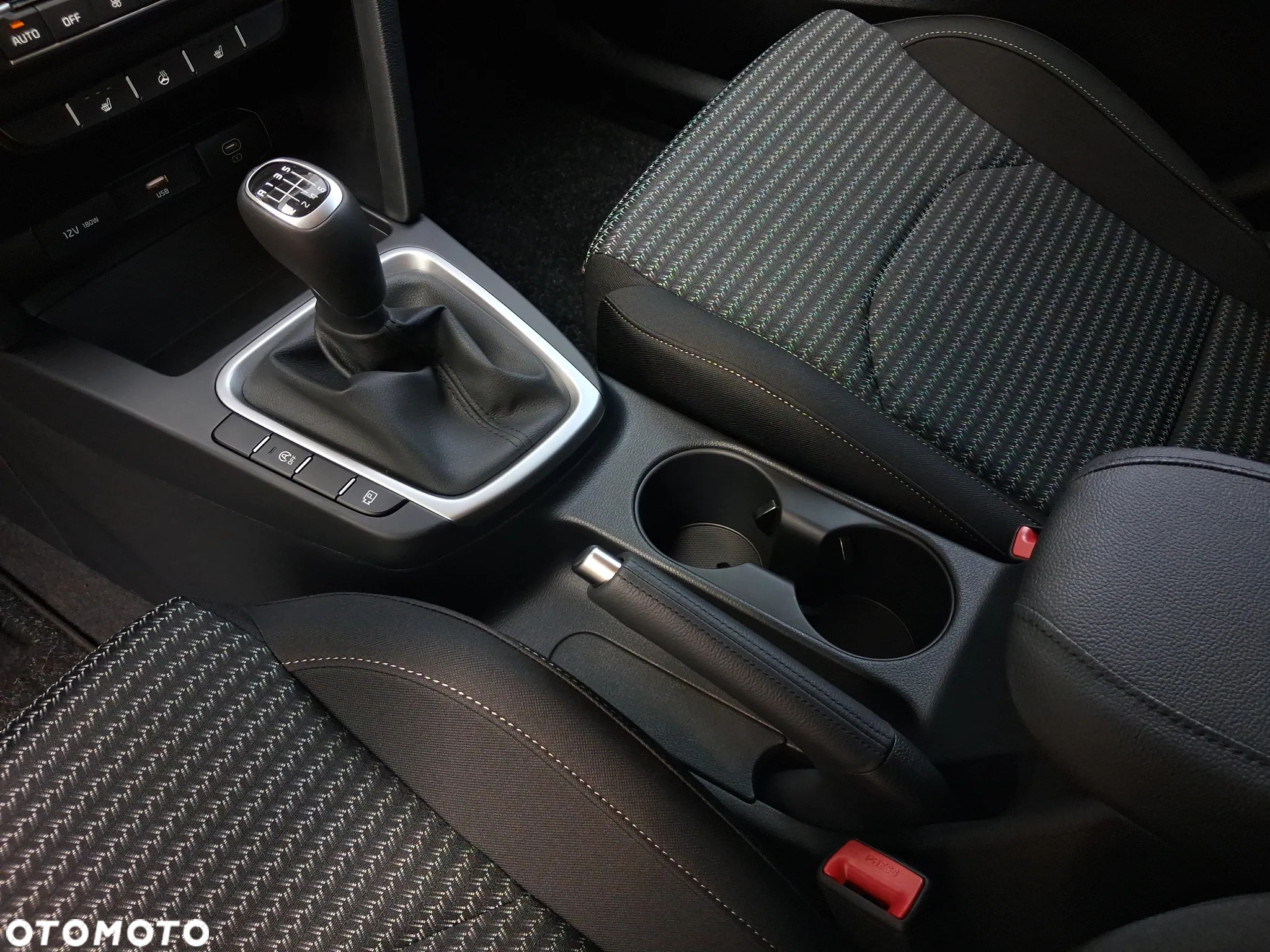 Kia XCeed 1.5 T-GDI M - 8