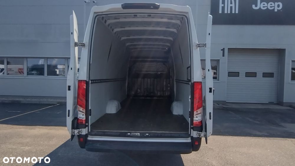 Iveco DAILY 35S14 A8V 16m3 Automat L4H2 mały przebieg - 5