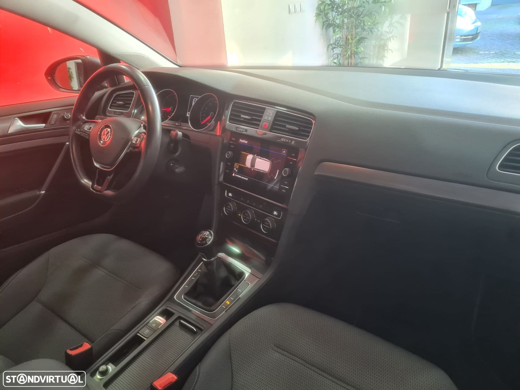VW Golf Variant 1.6 TDi Confortline - 21