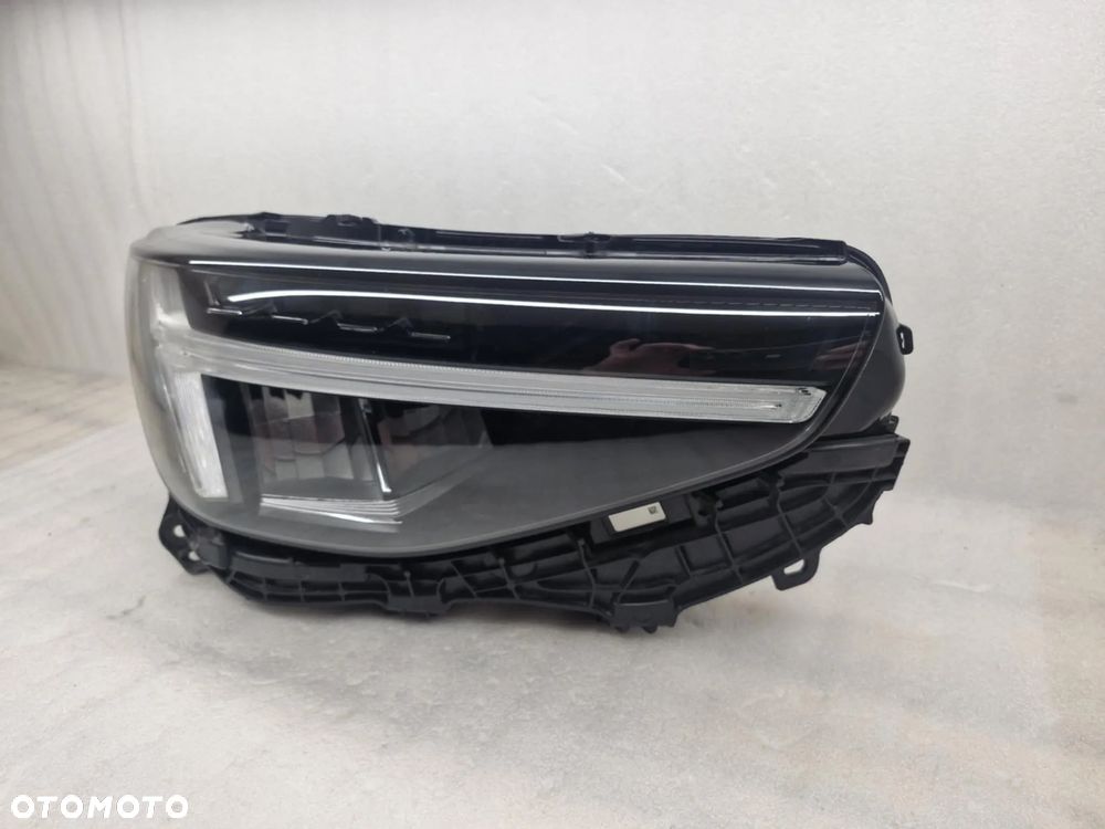 VOLVO XC40 LIFT FULL LED LAMPA PRAWA PRZÓD 32338909 - 3