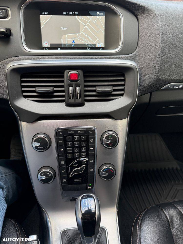 Volvo V40 D3 Summum - 11