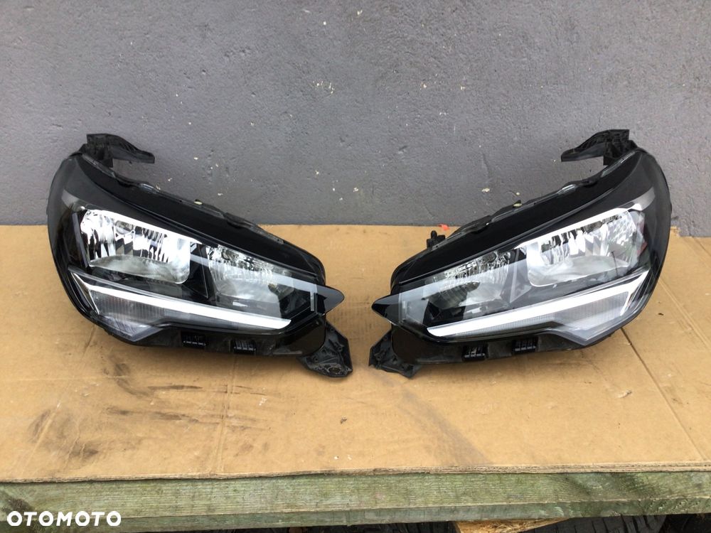 Lampa przednia Lewa Prawa Opel Corsa F zwykłe H7