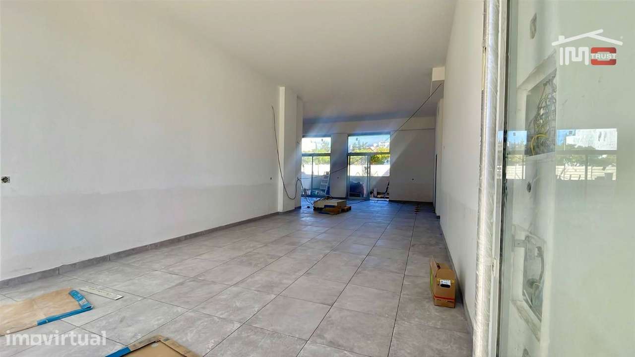 Loja para Arrendamento no Montijo | 75m² + Terraço 35m² | Excelente... - Grande imagem: 3/29