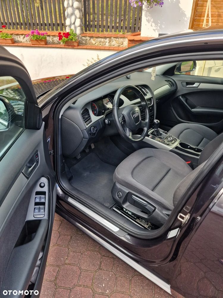 Audi A4 Limousine - 14