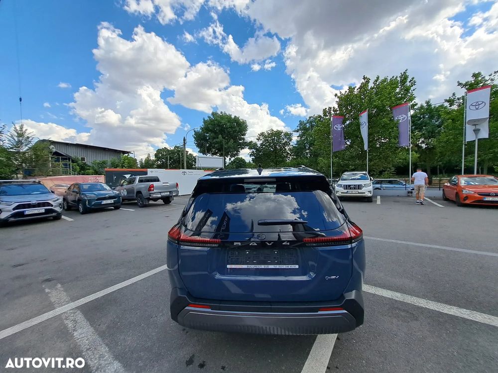 TOYOTA RAV4 2026 — imagine 8