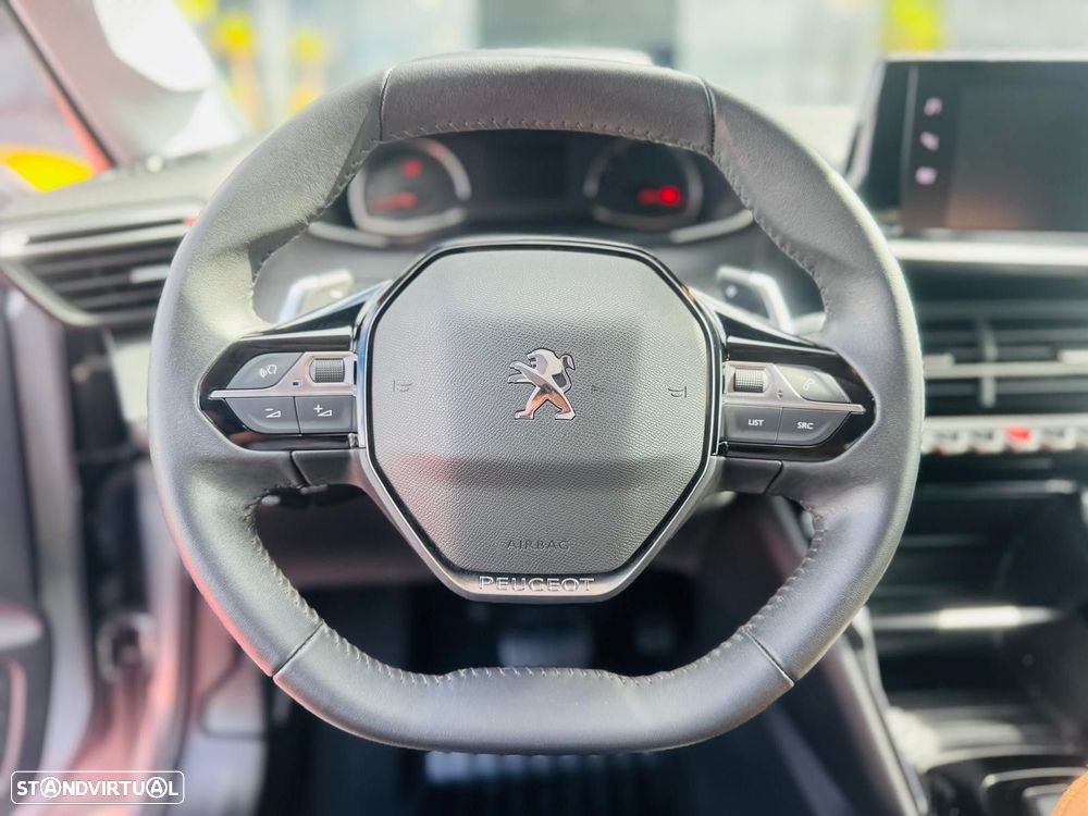 Peugeot 208 1.2 PureTech Allure Pack EAT8 - 17