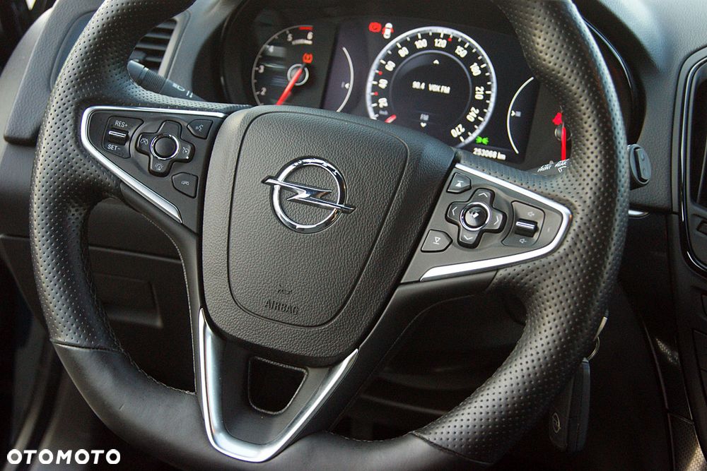 Opel Insignia 2.0 CDTI Cosmo S&S - 29