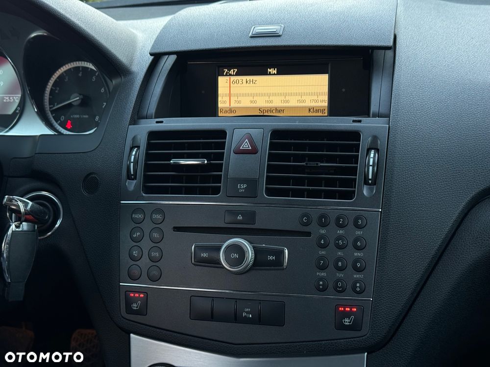 Mercedes-Benz Klasa C 180 BlueEFFICIENCY Avantgarde - 31