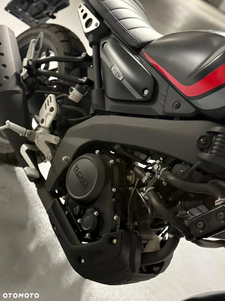 Yamaha XSR - 4