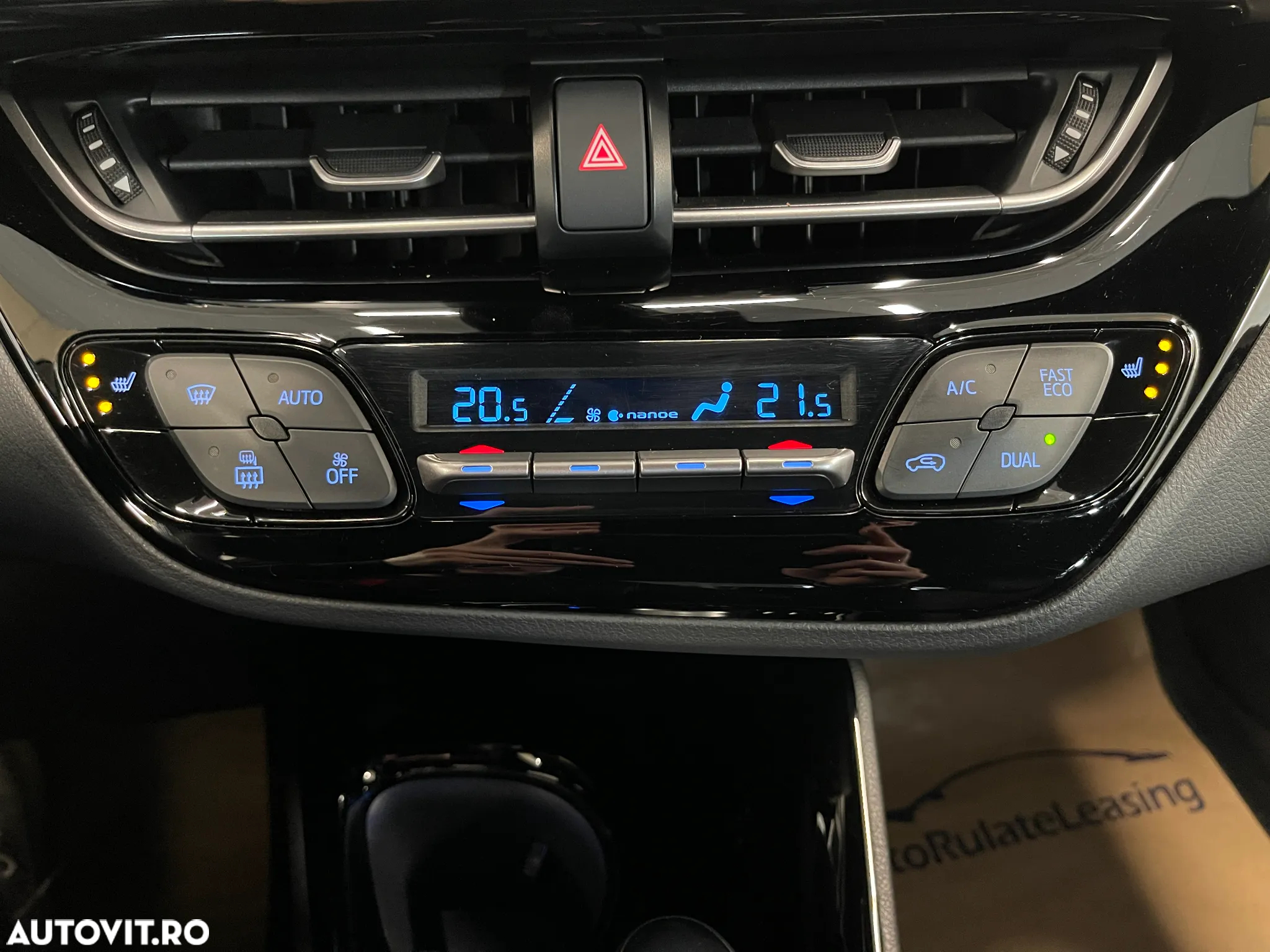 Toyota C-HR 2.0 HSD 184 CP 4x2 CVT Classy Bi-Tone - 16