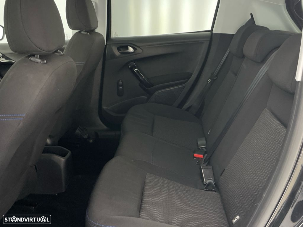 Peugeot 208 1.2 PureTech Style - 12
