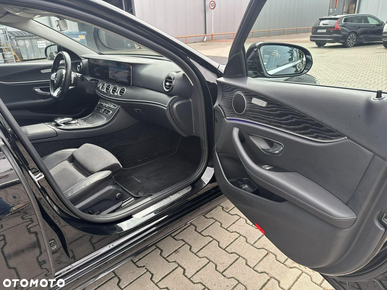 Mercedes-Benz Klasa E 200 4-Matic AMG/Avantgarde - 19