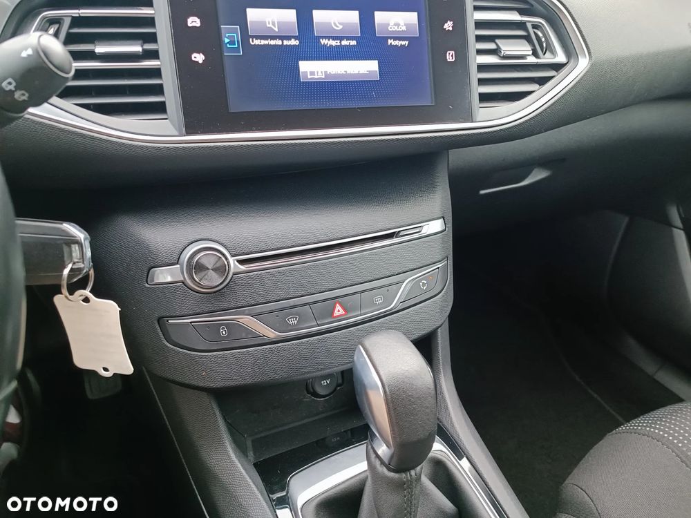 Peugeot 308 1.2 PureTech Active S&S EAT6 - 21