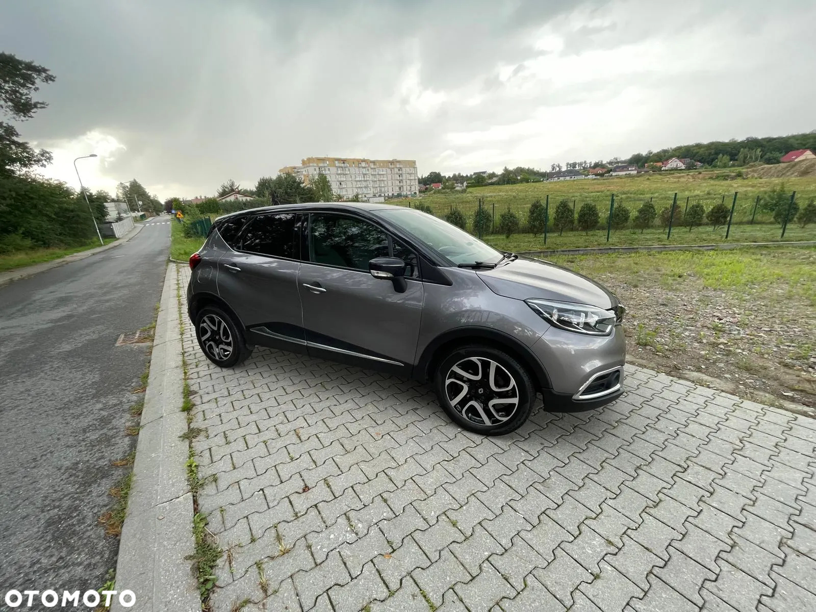 Renault Captur 1.2 TCe Zen EDC - 4
