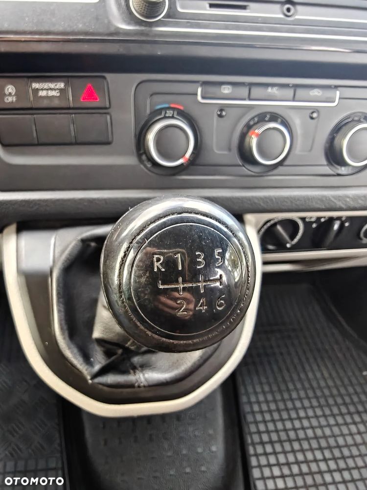 Volkswagen Transporter - 19