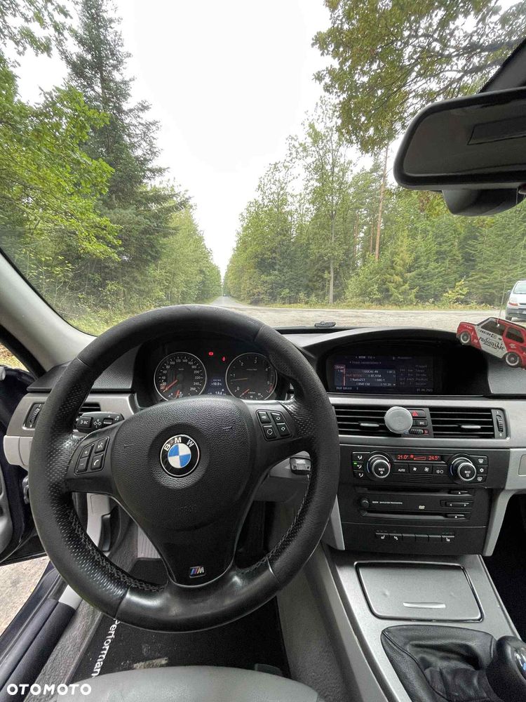 BMW Seria 3 325d - 15