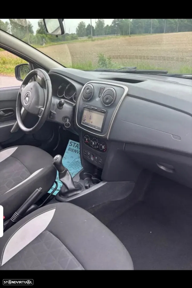 Dacia Sandero dCi 90 Celebration - 3